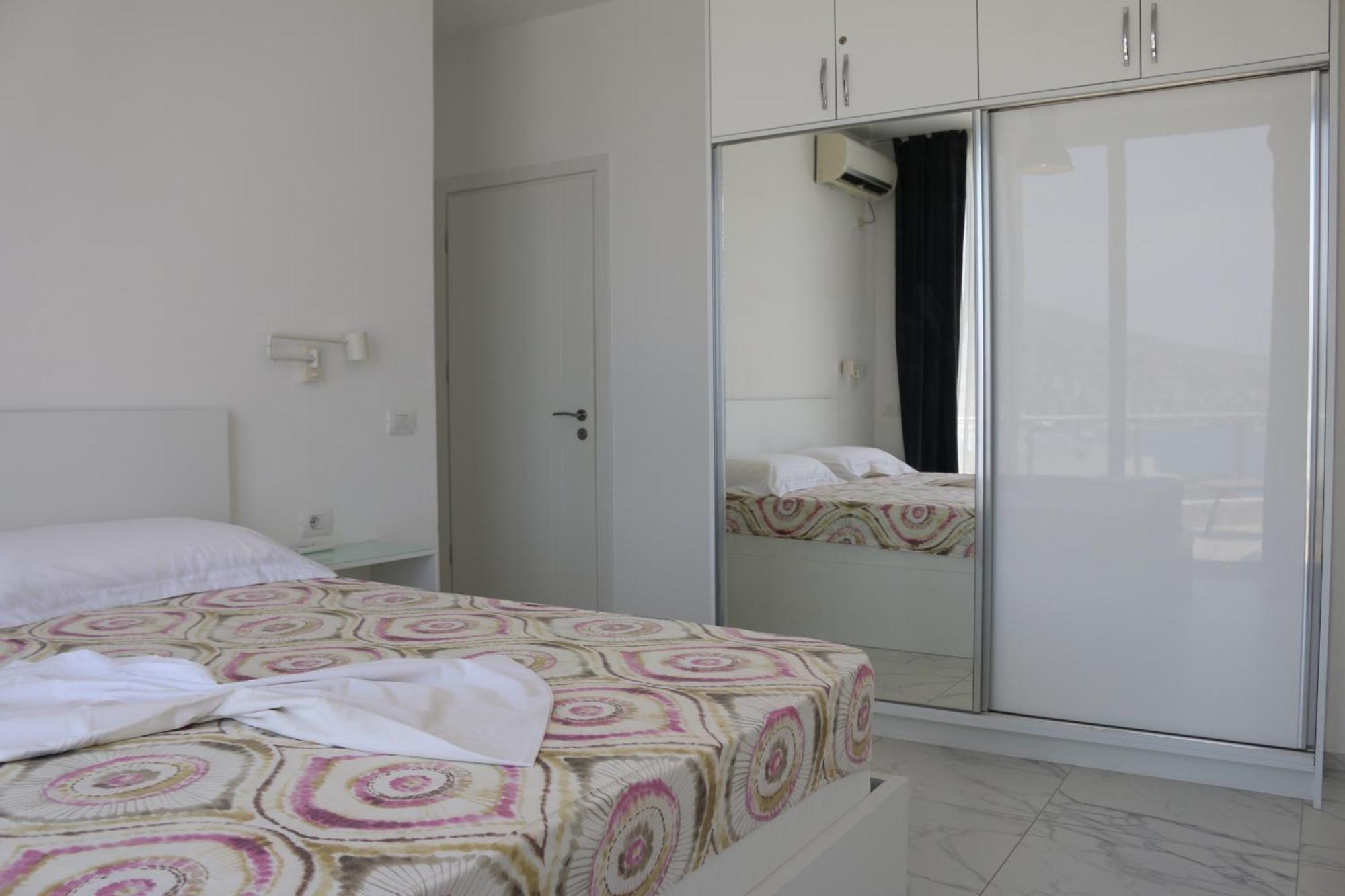 Infinity Sea View Penthouse Lejlighed Sarandë Eksteriør billede